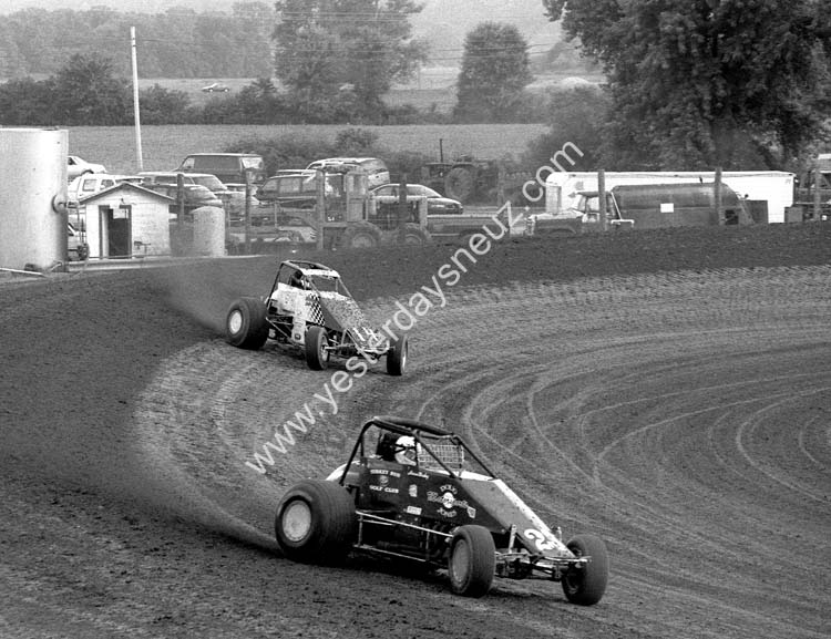 Dave Steele (14) Arron Mosely (23)