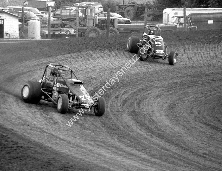 J.Stanbrough (77x), D. Davidson (17b 